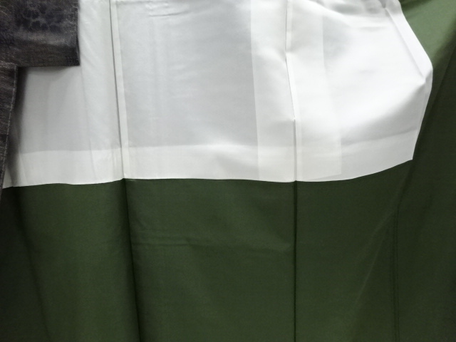  未使用品　花模様織り出し本場泥大島紬着物(7マルキ)